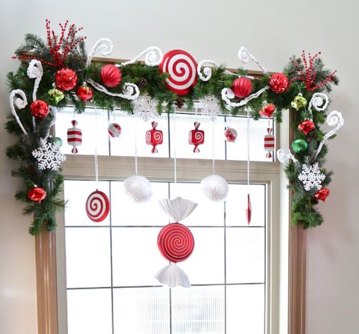 How to decorate your window with christmas lights