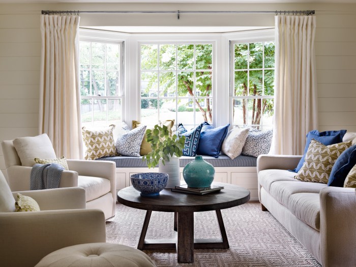 How to decorate bay window