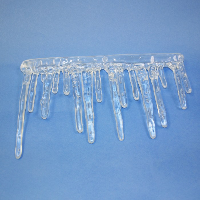 How to make fake icicles for decoration