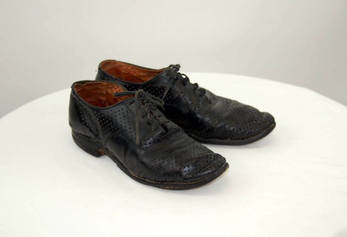 Old fashioned mens dress shoes