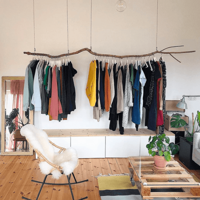 How to decorate room with no closet